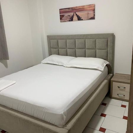 Jasmine Apartments Sarandë Esterno foto