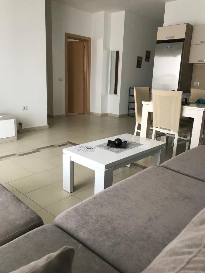 Jasmine Apartments Sarandë Esterno foto