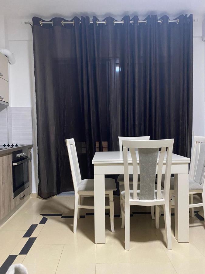 Jasmine Apartments Sarandë Esterno foto