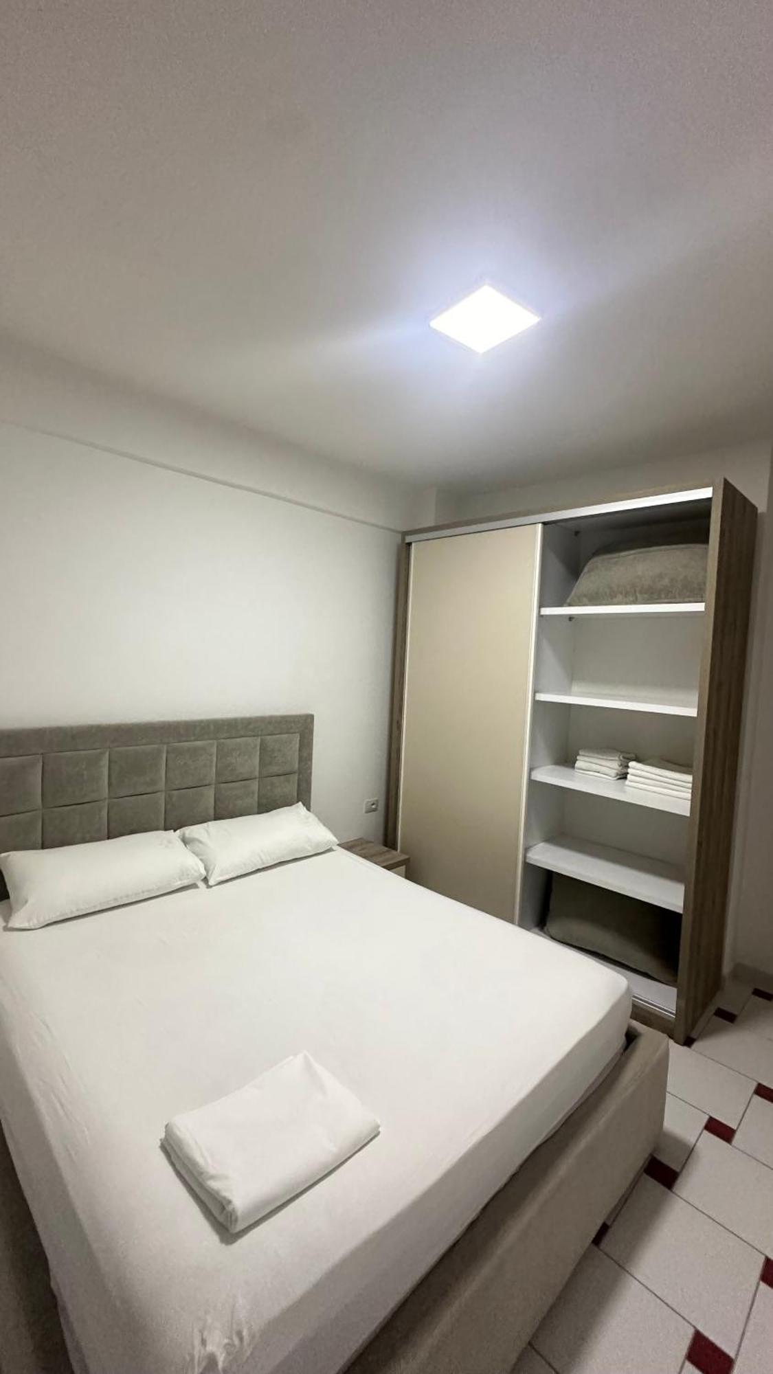 Jasmine Apartments Sarandë Esterno foto