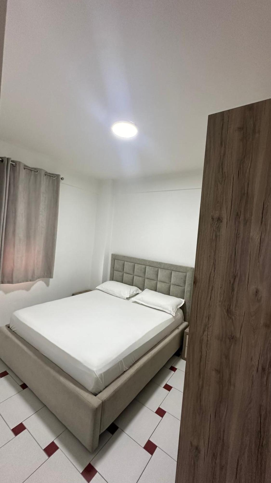 Jasmine Apartments Sarandë Esterno foto