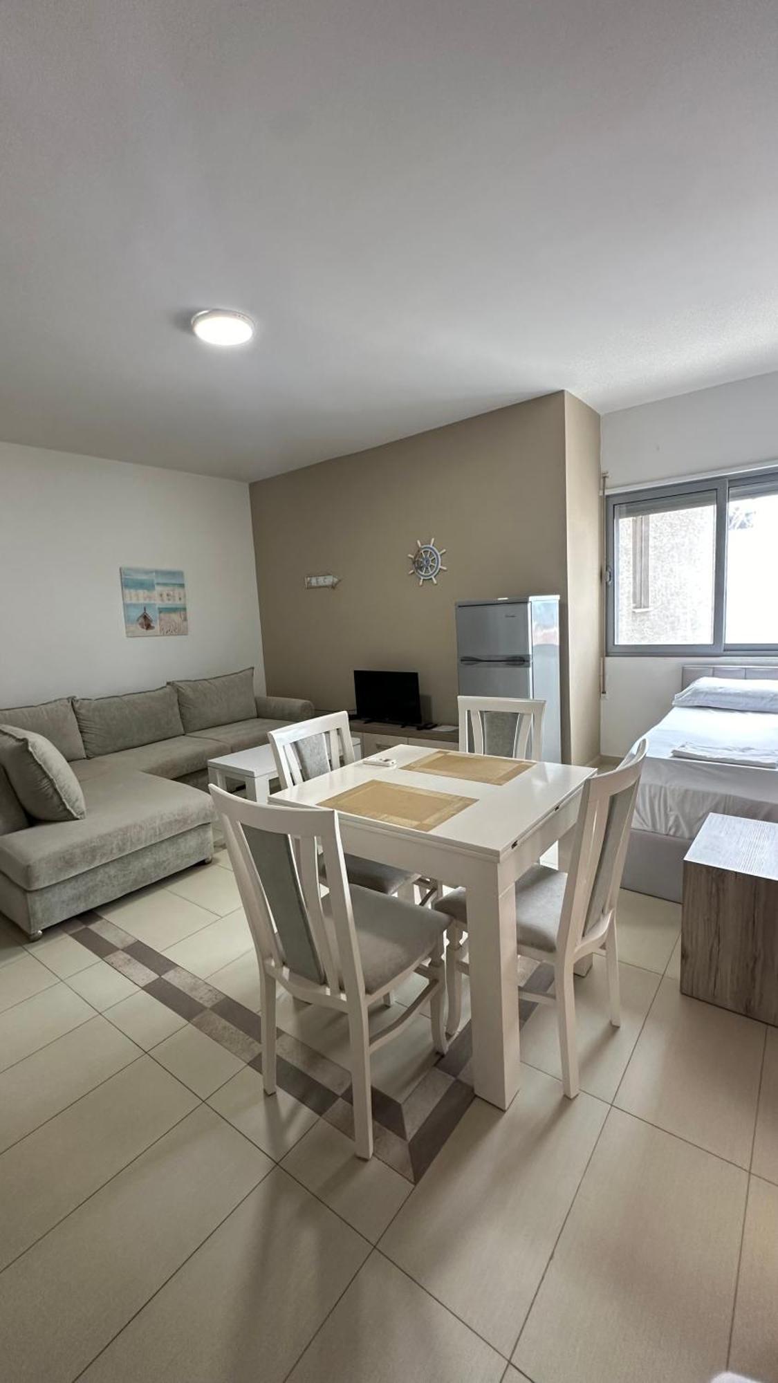 Jasmine Apartments Sarandë Esterno foto