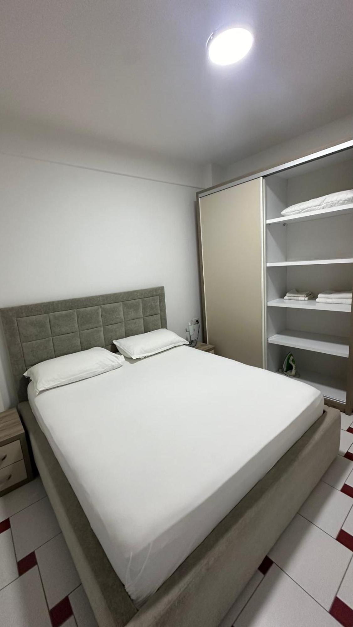 Jasmine Apartments Sarandë Esterno foto